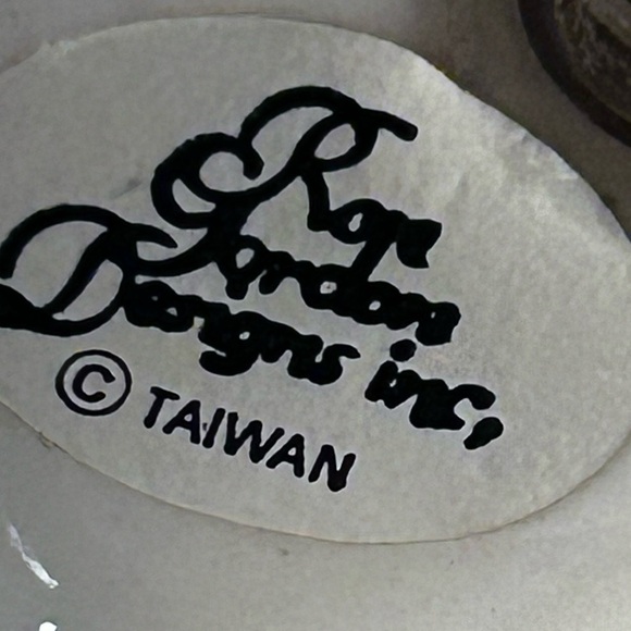 Vintage Smiling Pig Salt & Pepper Shakers Ron Jordan Designs - Picture 5 of 5